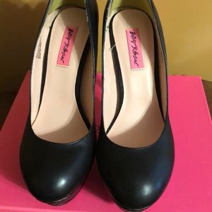 Betsy Johnson Leather Black 5 inch heel